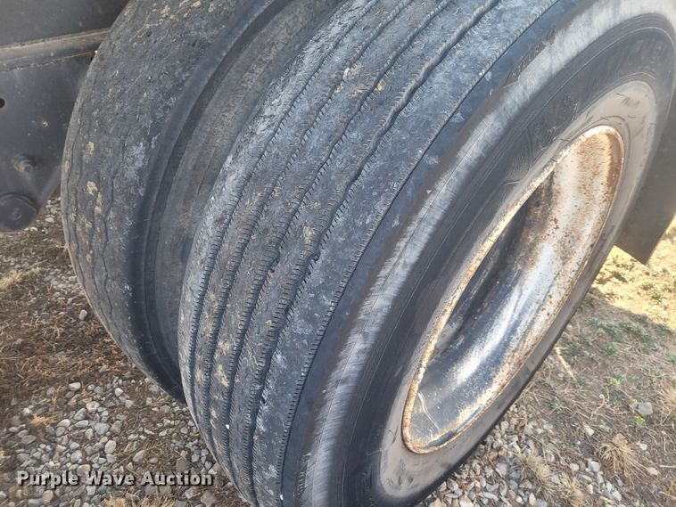 image for item DM1008 1992 Freuhauf Float  flatbed trailer