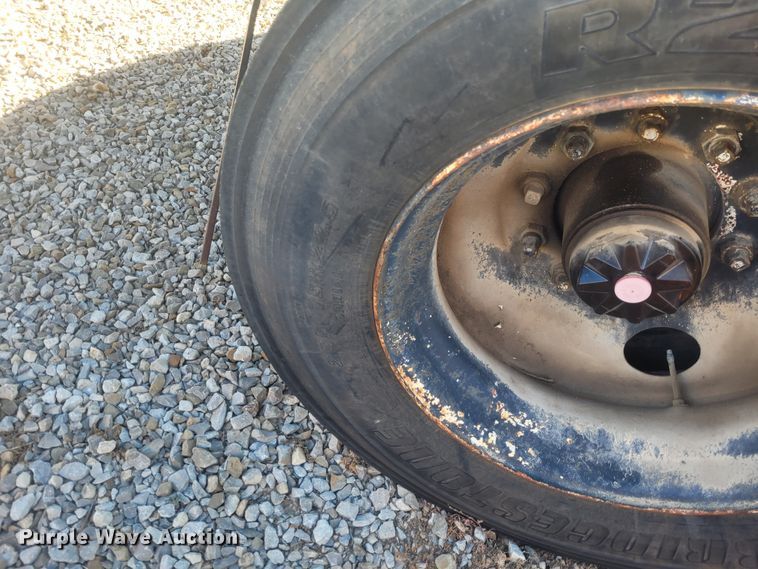 image for item DM1008 1992 Freuhauf Float  flatbed trailer