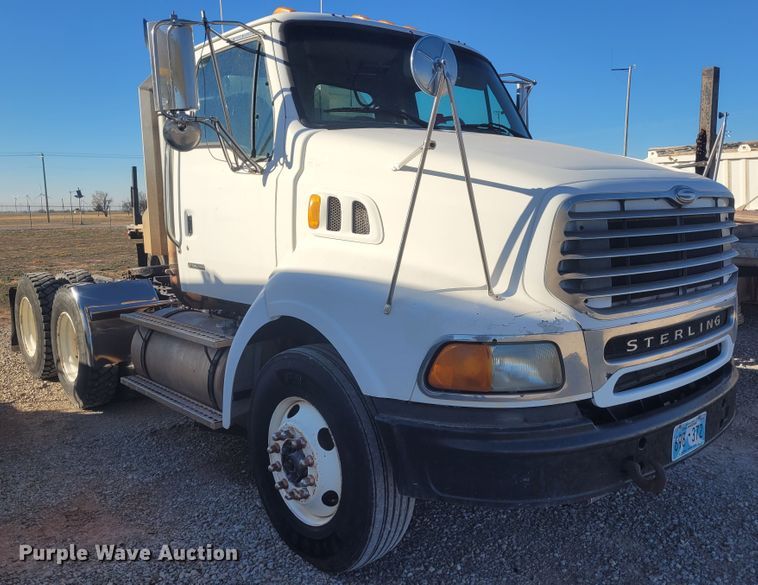 image for item DM1009 2002 Sterling AT9500  semi truck