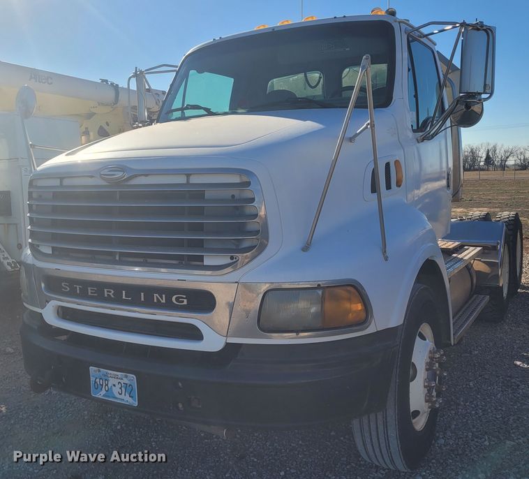 image for item DM1009 2002 Sterling AT9500  semi truck