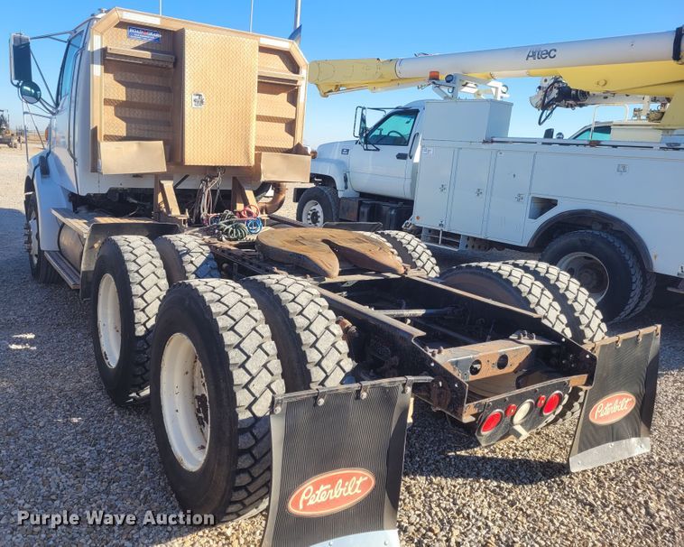 image for item DM1009 2002 Sterling AT9500  semi truck