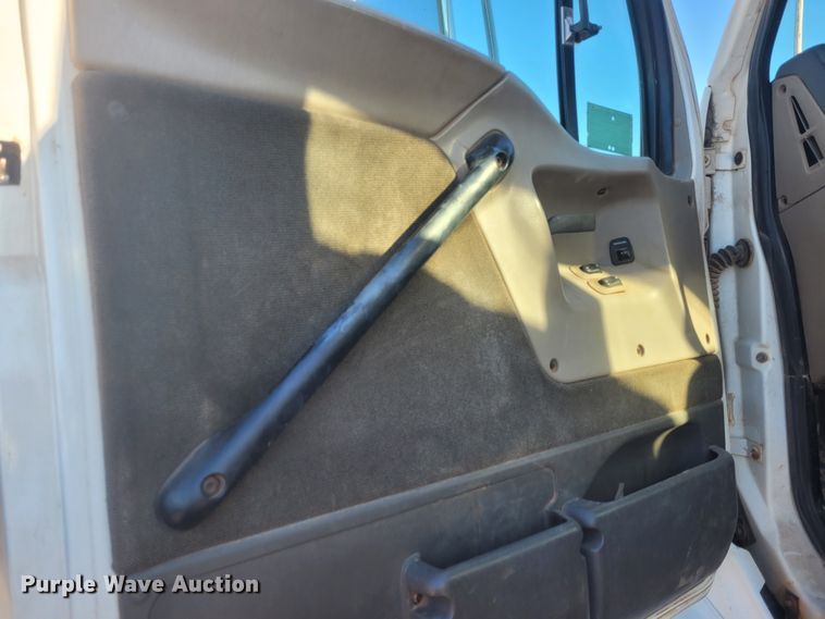 image for item DM1009 2002 Sterling AT9500  semi truck