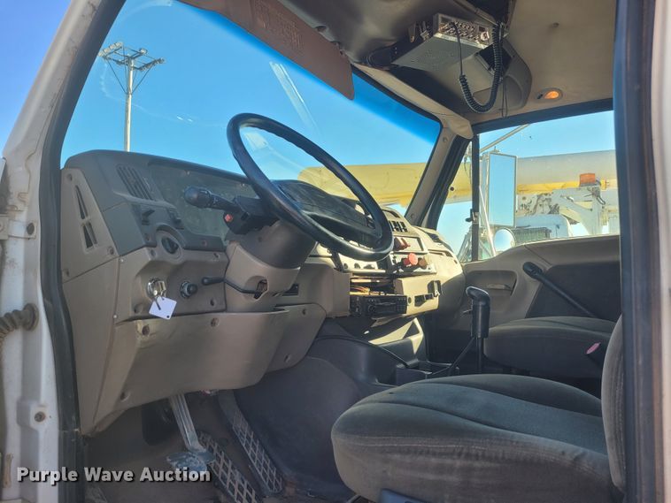 image for item DM1009 2002 Sterling AT9500  semi truck