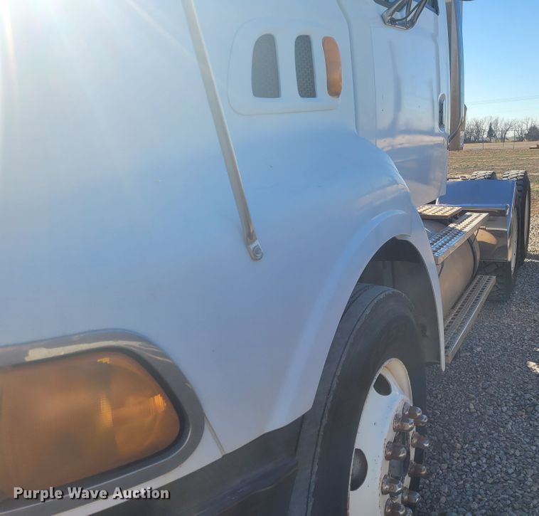 image for item DM1009 2002 Sterling AT9500  semi truck