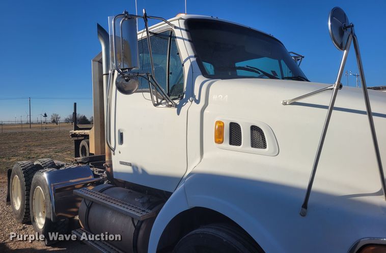 image for item DM1009 2002 Sterling AT9500  semi truck