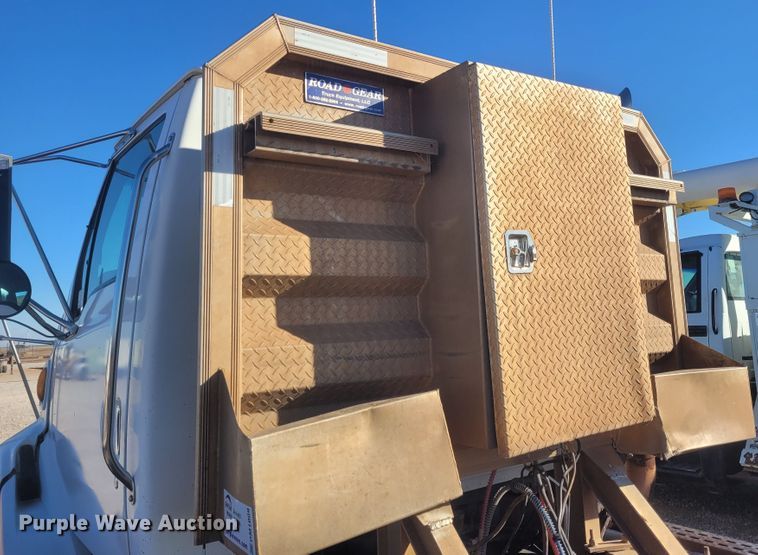 image for item DM1009 2002 Sterling AT9500  semi truck