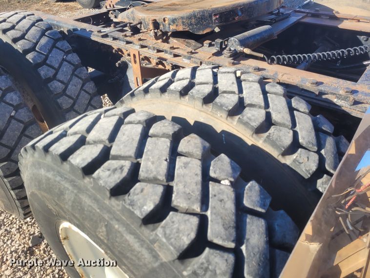 image for item DM1009 2002 Sterling AT9500  semi truck