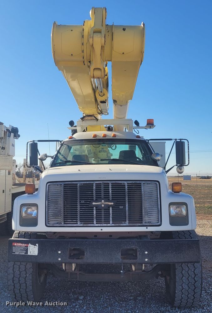 image for item DM1010 2002 Chevrolet C8500  bucket truck