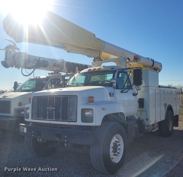 image for item DM1010 2002 Chevrolet C8500  bucket truck