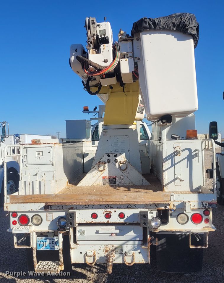 image for item DM1010 2002 Chevrolet C8500  bucket truck