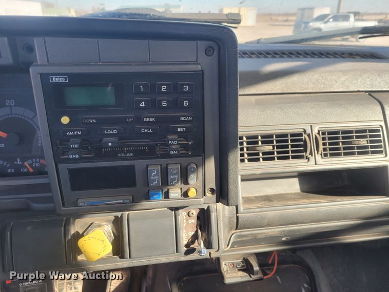 image for item DM1010 2002 Chevrolet C8500  bucket truck