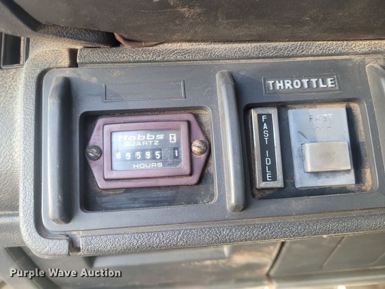 image for item DM1010 2002 Chevrolet C8500  bucket truck