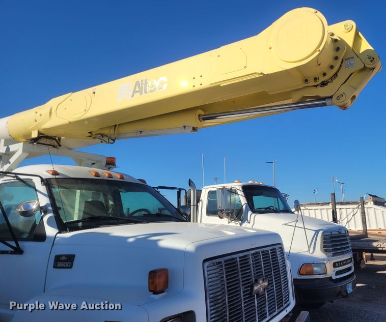 image for item DM1010 2002 Chevrolet C8500  bucket truck