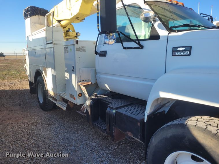image for item DM1010 2002 Chevrolet C8500  bucket truck