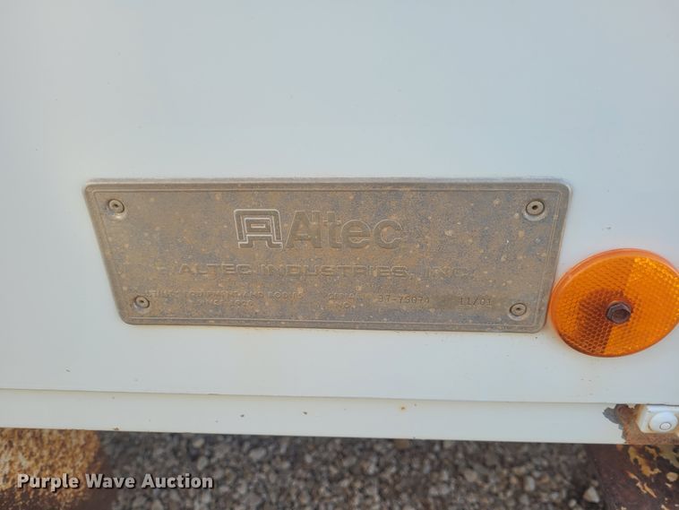 image for item DM1010 2002 Chevrolet C8500  bucket truck