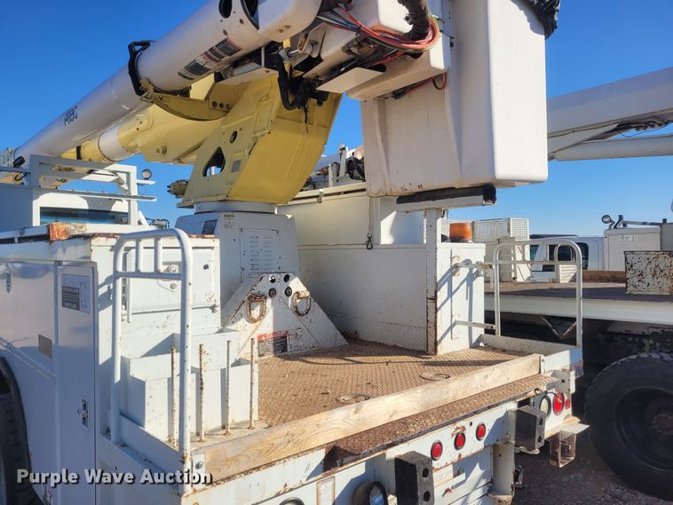 image for item DM1010 2002 Chevrolet C8500  bucket truck