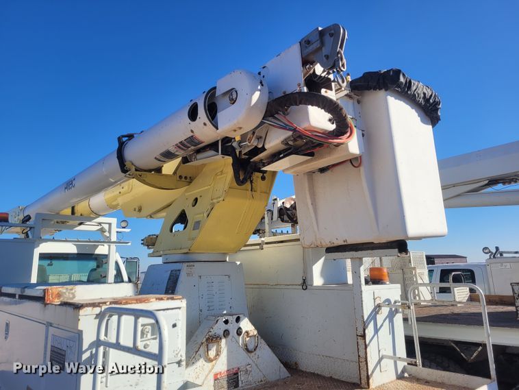 image for item DM1010 2002 Chevrolet C8500  bucket truck