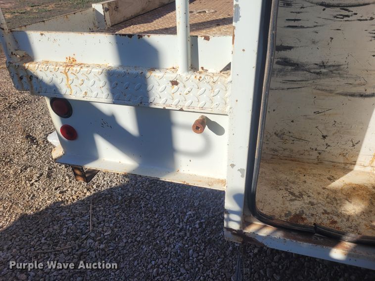 image for item DM1010 2002 Chevrolet C8500  bucket truck