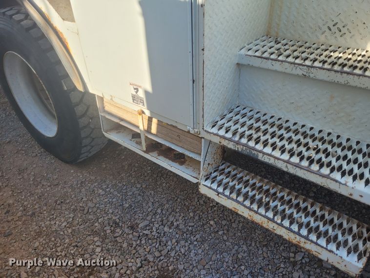 image for item DM1010 2002 Chevrolet C8500  bucket truck