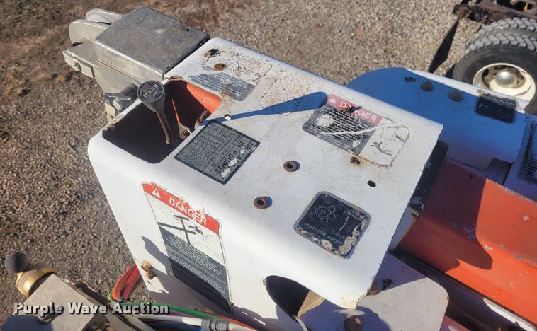 image for item DM1010 2002 Chevrolet C8500  bucket truck