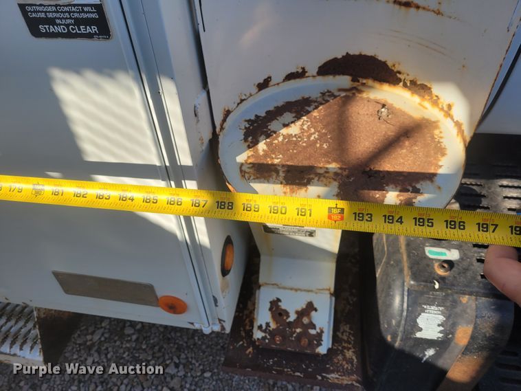 image for item DM1010 2002 Chevrolet C8500  bucket truck