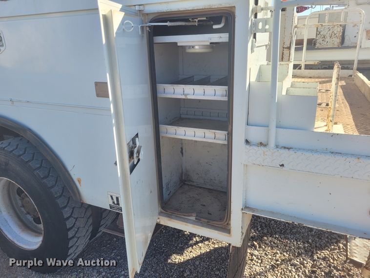 image for item DM1010 2002 Chevrolet C8500  bucket truck