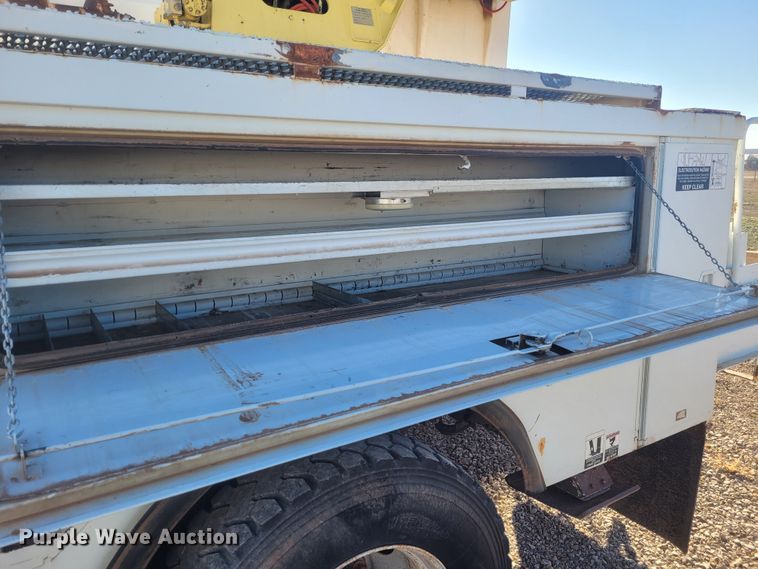 image for item DM1010 2002 Chevrolet C8500  bucket truck