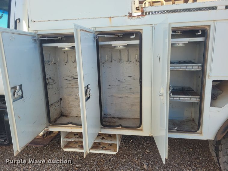 image for item DM1010 2002 Chevrolet C8500  bucket truck