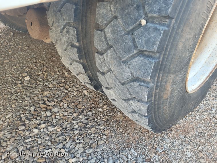 image for item DM1010 2002 Chevrolet C8500  bucket truck