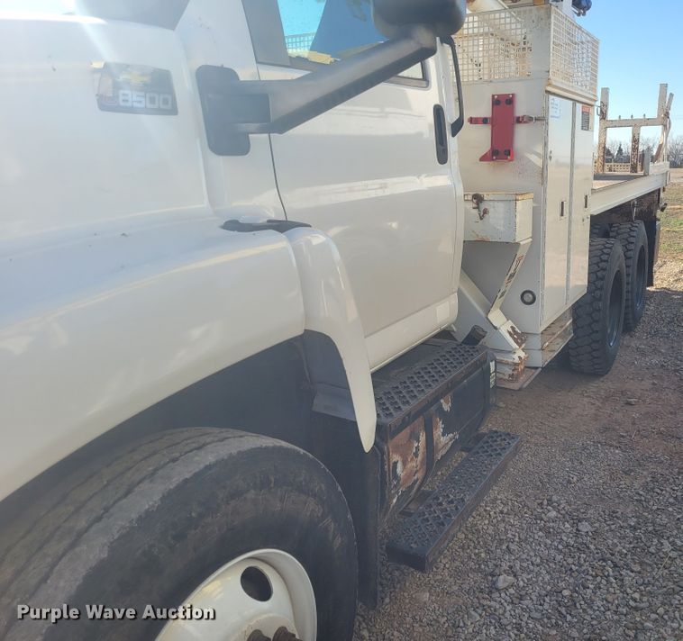 image for item DM1011 2006 Chevrolet C8500  digger derrick truck