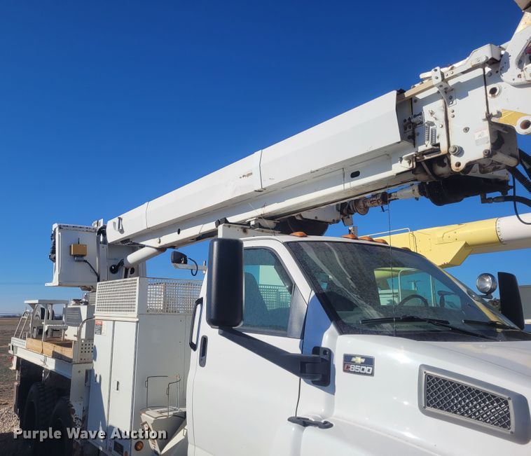 image for item DM1011 2006 Chevrolet C8500  digger derrick truck