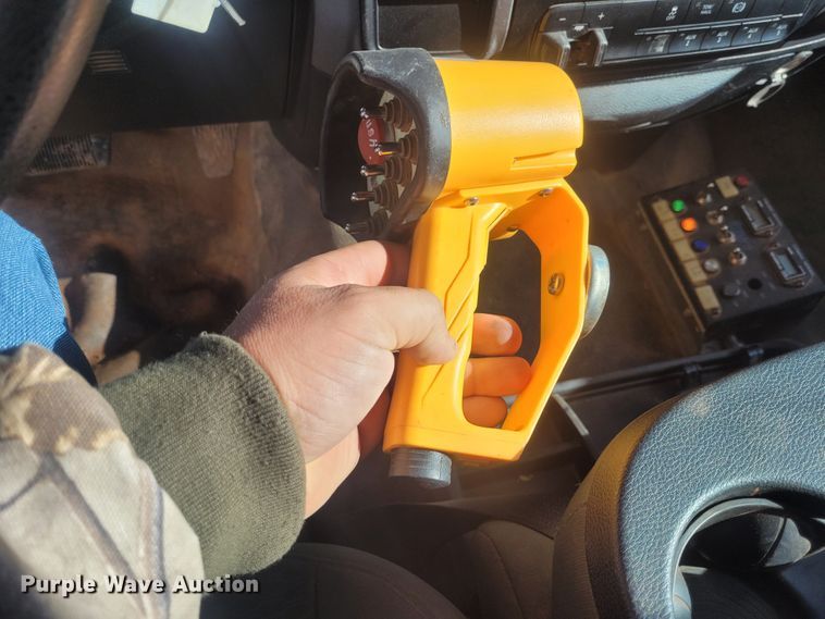 image for item DM1012 2014 Dodge Ram 5500HD  Crew Cab utility / service truck