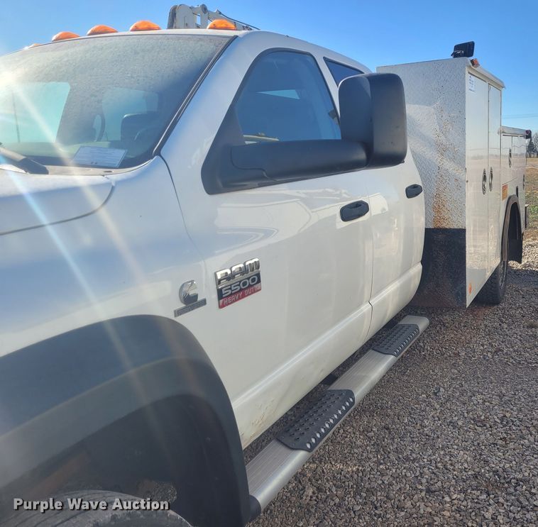 image for item DM1013 2008 Dodge Ram 5500HD  utility / service truck