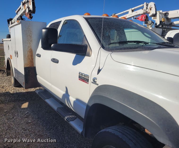 image for item DM1013 2008 Dodge Ram 5500HD  utility / service truck