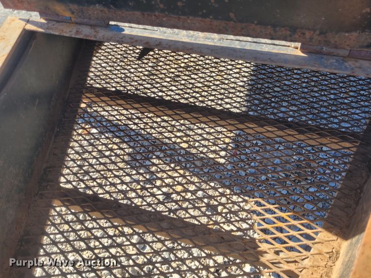 image for item DM1015 2013 Road Boss Dove  equipment trailer