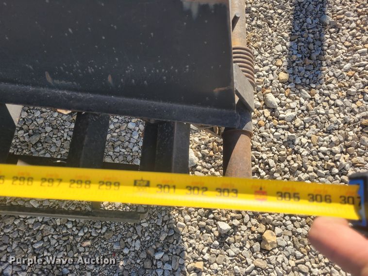 image for item DM1015 2013 Road Boss Dove  equipment trailer