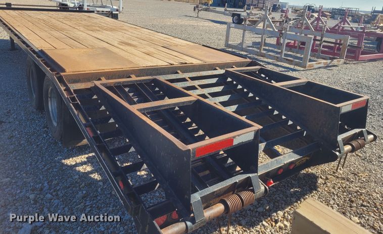 image for item DM1017 2015 Road Boss Dove  equipment trailer