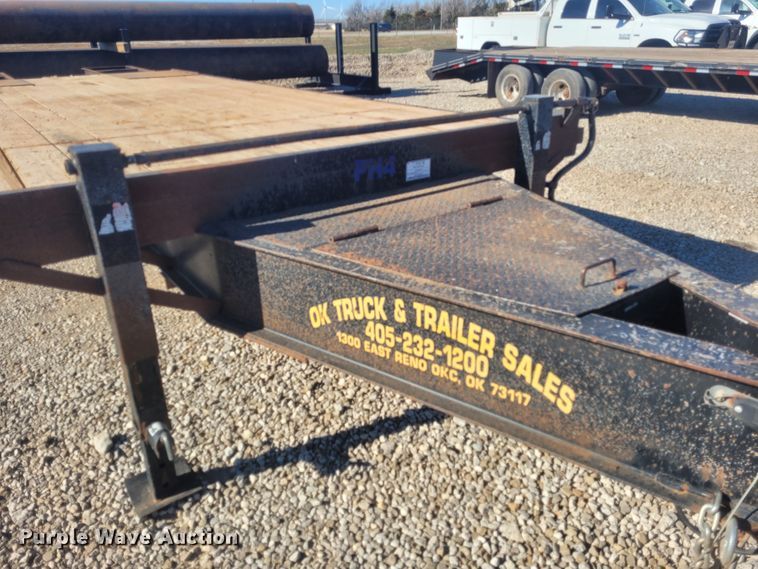 image for item DM1017 2015 Road Boss Dove  equipment trailer