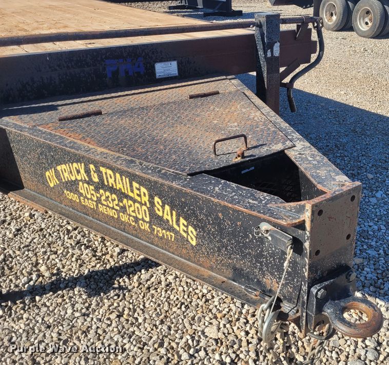 image for item DM1017 2015 Road Boss Dove  equipment trailer