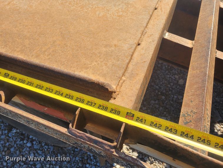 image for item DM1017 2015 Road Boss Dove  equipment trailer