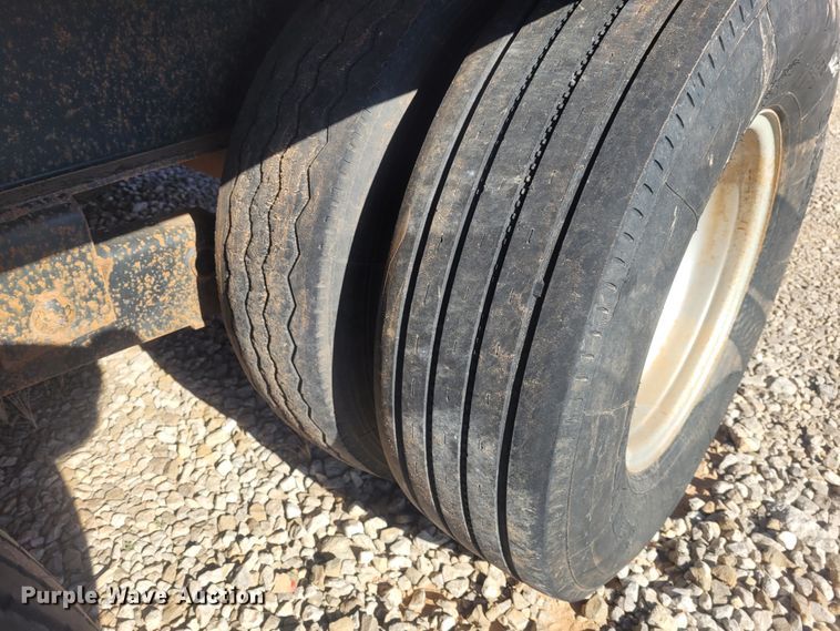 image for item DM1017 2015 Road Boss Dove  equipment trailer