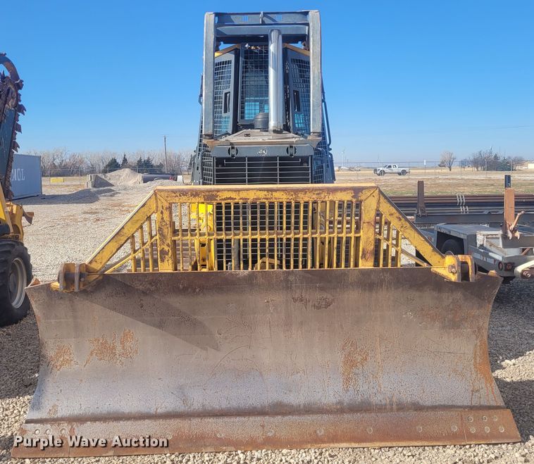 image for item DM1023 2012 John Deere 700 JLT  dozer