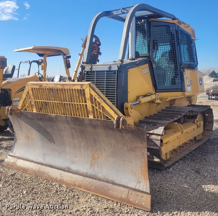 image for item DM1023 2012 John Deere 700 JLT  dozer