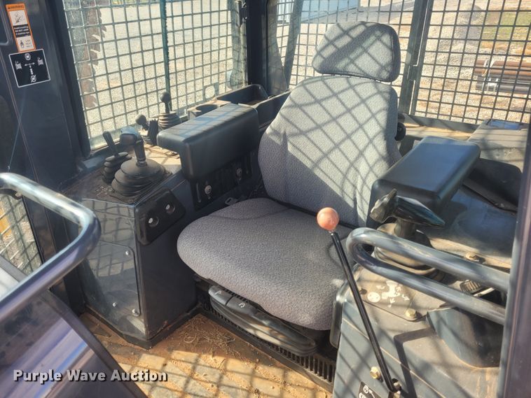 image for item DM1023 2012 John Deere 700 JLT  dozer