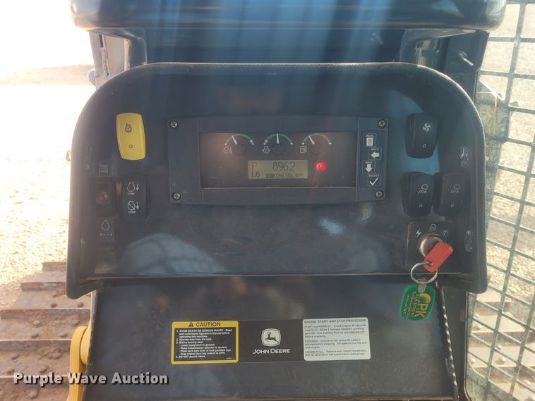 image for item DM1023 2012 John Deere 700 JLT  dozer