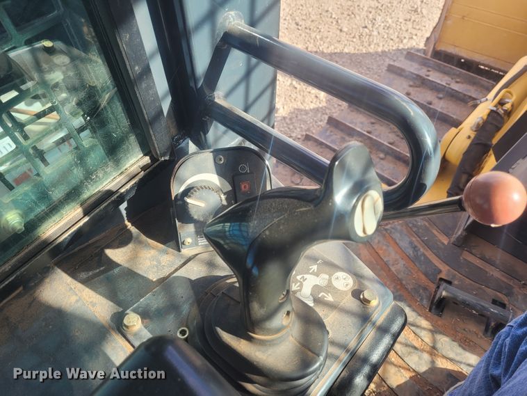 image for item DM1023 2012 John Deere 700 JLT  dozer