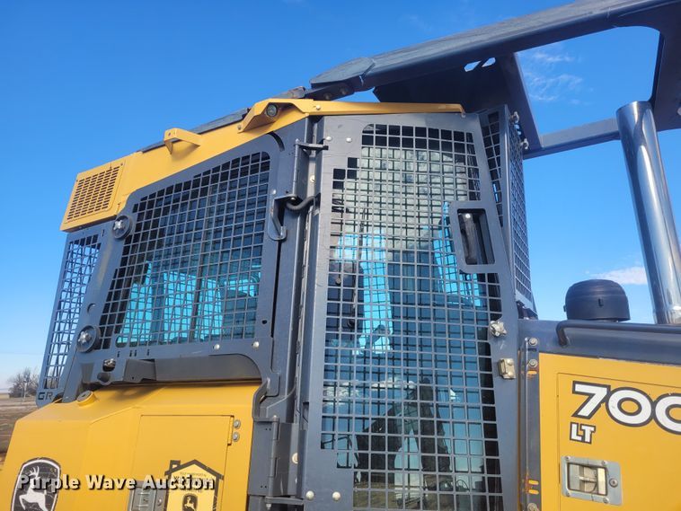 image for item DM1023 2012 John Deere 700 JLT  dozer