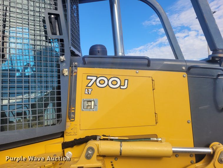 image for item DM1023 2012 John Deere 700 JLT  dozer