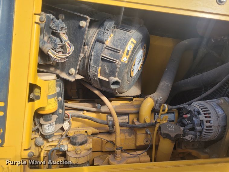 image for item DM1023 2012 John Deere 700 JLT  dozer