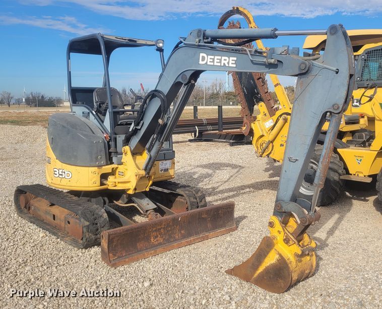 image for item DM1025 2008 John Deere 35D  mini excavator